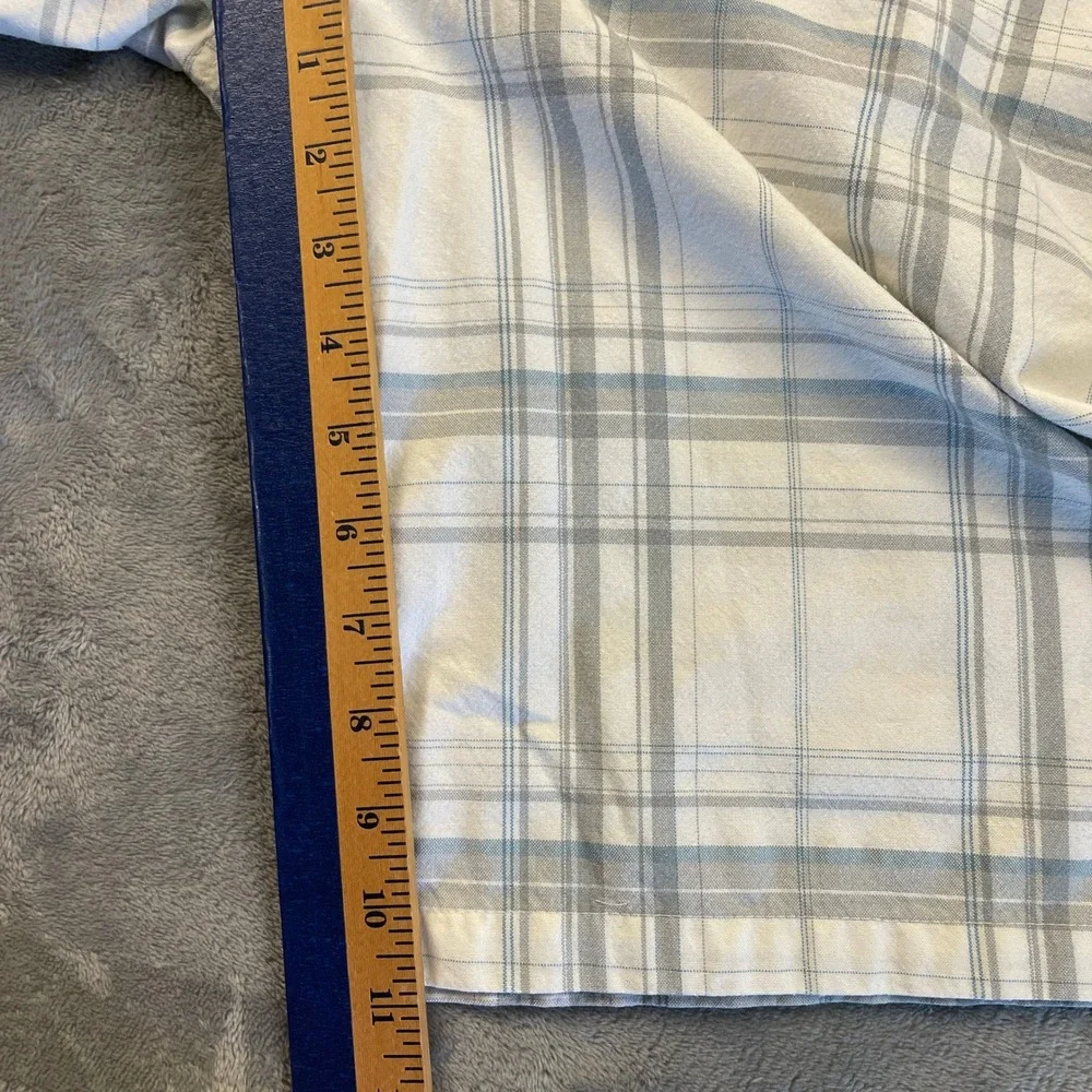 ONeill Men's Plaid Shorts Size 32 White Grey Blue First In Last Out Flat Front
